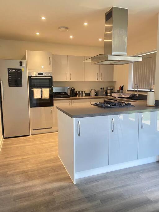 4-Room Detached Furnished Home With Parking Leicester Eksteriør bilde
